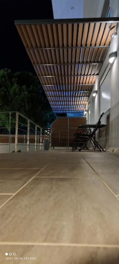 1Apartments Artemis Luxury 외부 사진